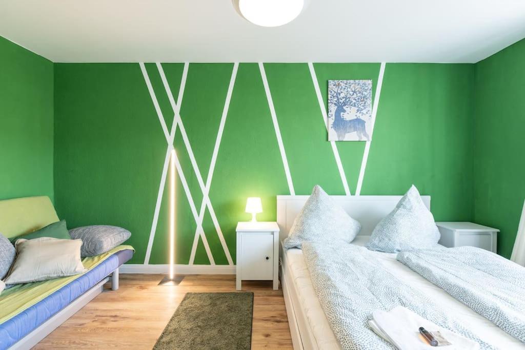 Nature Inspiration Apartment With Balcony & Grill Bbq In Duisburg Mitte Central Station 10 Mins & Big Tv With Photo Lights Exterior foto